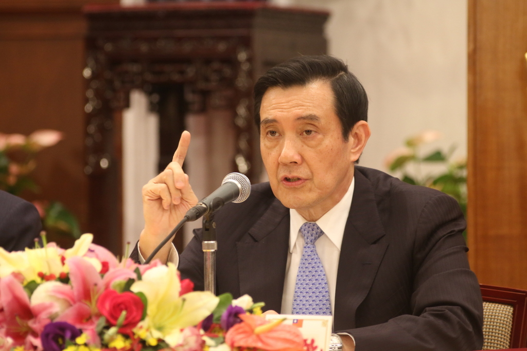 「九二共識，一中各表」騙很大，馬英九卻把這種騙人的口號強加於國人，欲成為舉國「共識」。(何豪毅攝)