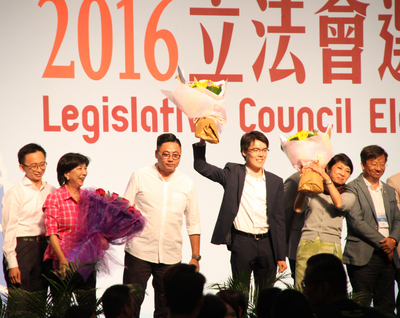 香港立法會於5日改選,主張民主自決的本土組織奪得地方直選5席,泛民派跟本土派取得三分之一關鍵否決權,議會政治版圖出現變化。圖/中央社