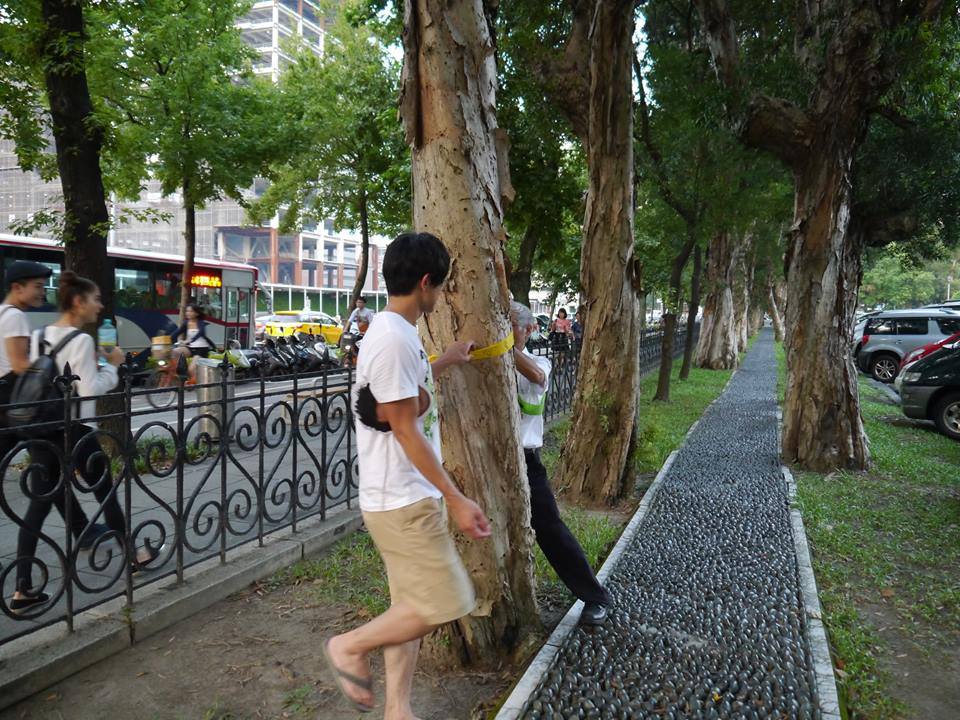 遠雄集團表示大巨蛋的移樹計畫獲前台北市府同意,樹黨痛批郝龍斌的幽靈在台北的天空盤旋不去,要求遠雄與北市府就新民意重新議約。(圖取自樹黨20150113)