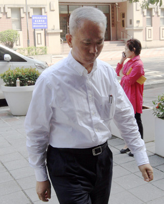 在頂新劣油事件中一審獲判無罪的頂新董事長魏應充，在大統混油案又涉逃漏稅，今日開庭後向法官表示願意捐1億作公益換取緩刑。（中央社資料照）