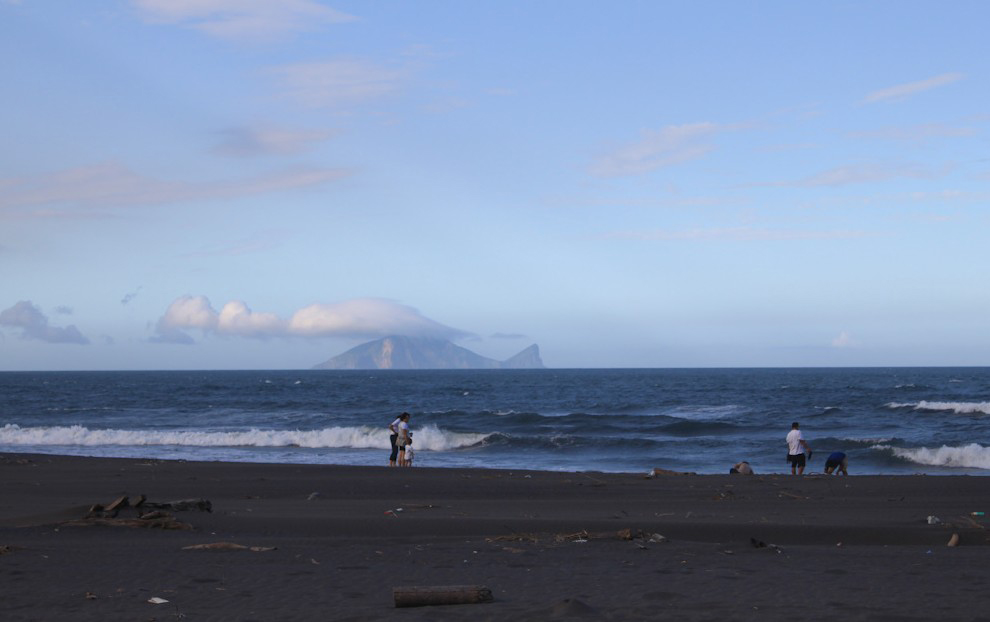 蘭陽溪口旁的海邊。
