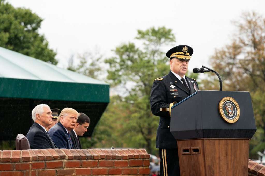 美國參謀長聯席會議主席、陸軍上將馬克．米利2日發表聲明，對台灣軍隊參謀總長沈一鳴上將等八名軍人因直升機事故而喪生表示哀悼。這位美軍最高將領還表示，美方珍惜美國與台灣牢固的防務關係。美國國防產業和智庫界人士稱讚沈一鳴等遇難軍人是台灣自由的捍衛者。圖／取自米利推特