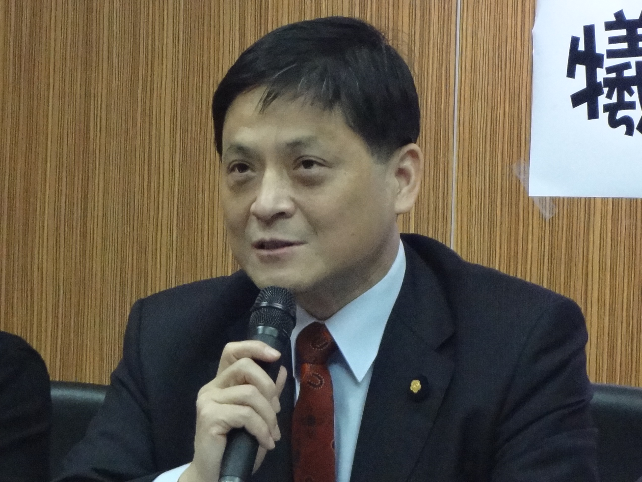 立法院長王金平今天主持朝野協商,台聯黨團總召賴振昌主張,應回歸憲法,修正為以「政黨得票率之5%」為門檻。(民報資料照片)