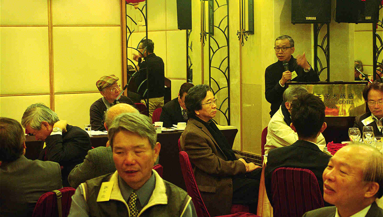 一年多前,2013年2月23日,民報就是從這一天開始醞釀籌組(圖中站立發言者為吳念真導演)
