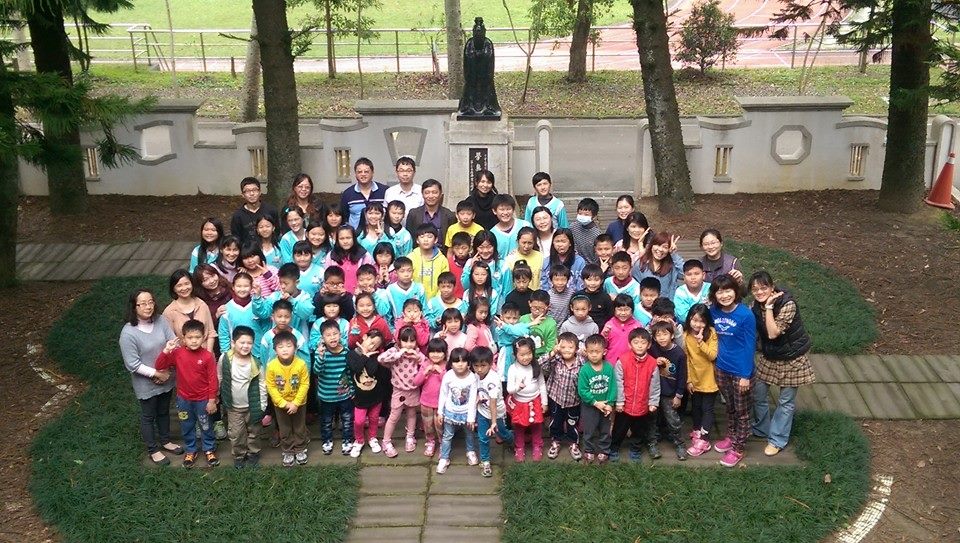 大溪永福國小只有51名學生，這種「小小學」在桃園有18所之多，成為少子化時代的見證。(圖片取自該校臉書)