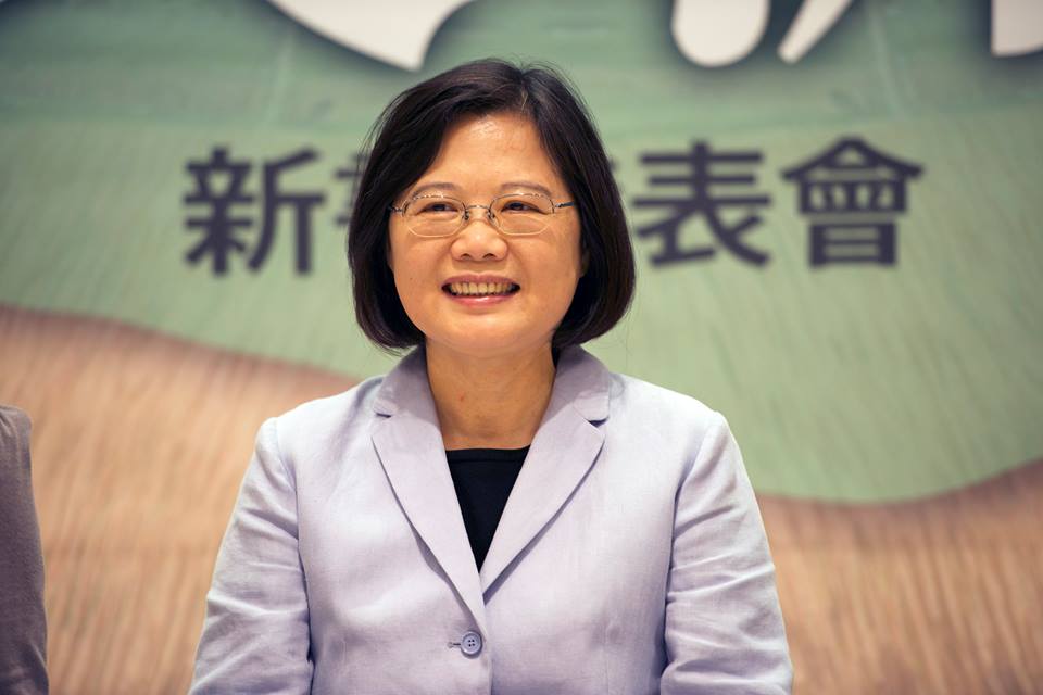 朱立倫帶職參選，民進黨總統參選人蔡英文：要求民進黨市議會黨團嚴格監督，勿讓人民權益受損。（黃謙賢攝）（檔案照片）