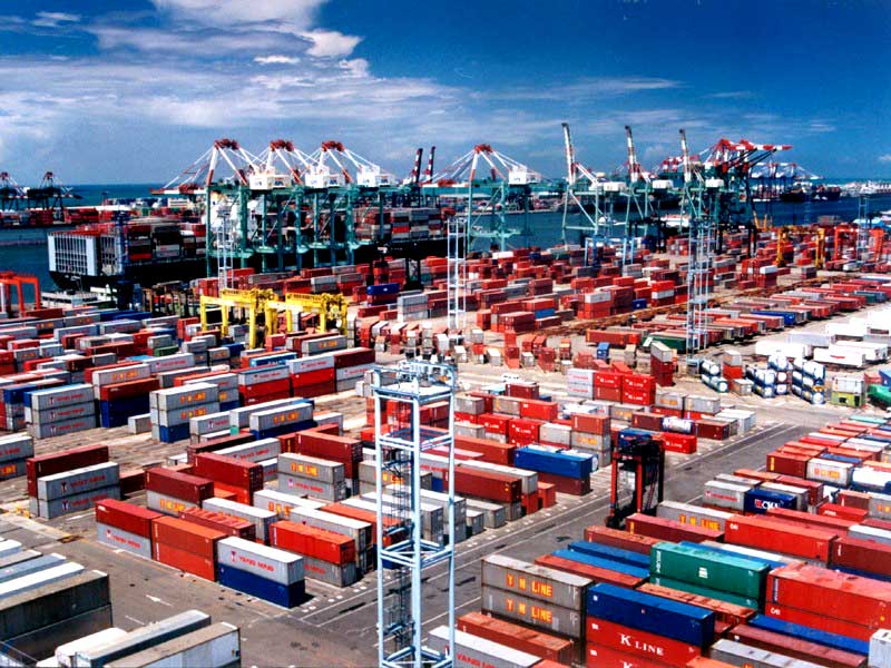 高雄港貨櫃出口狀況。（資料照片）