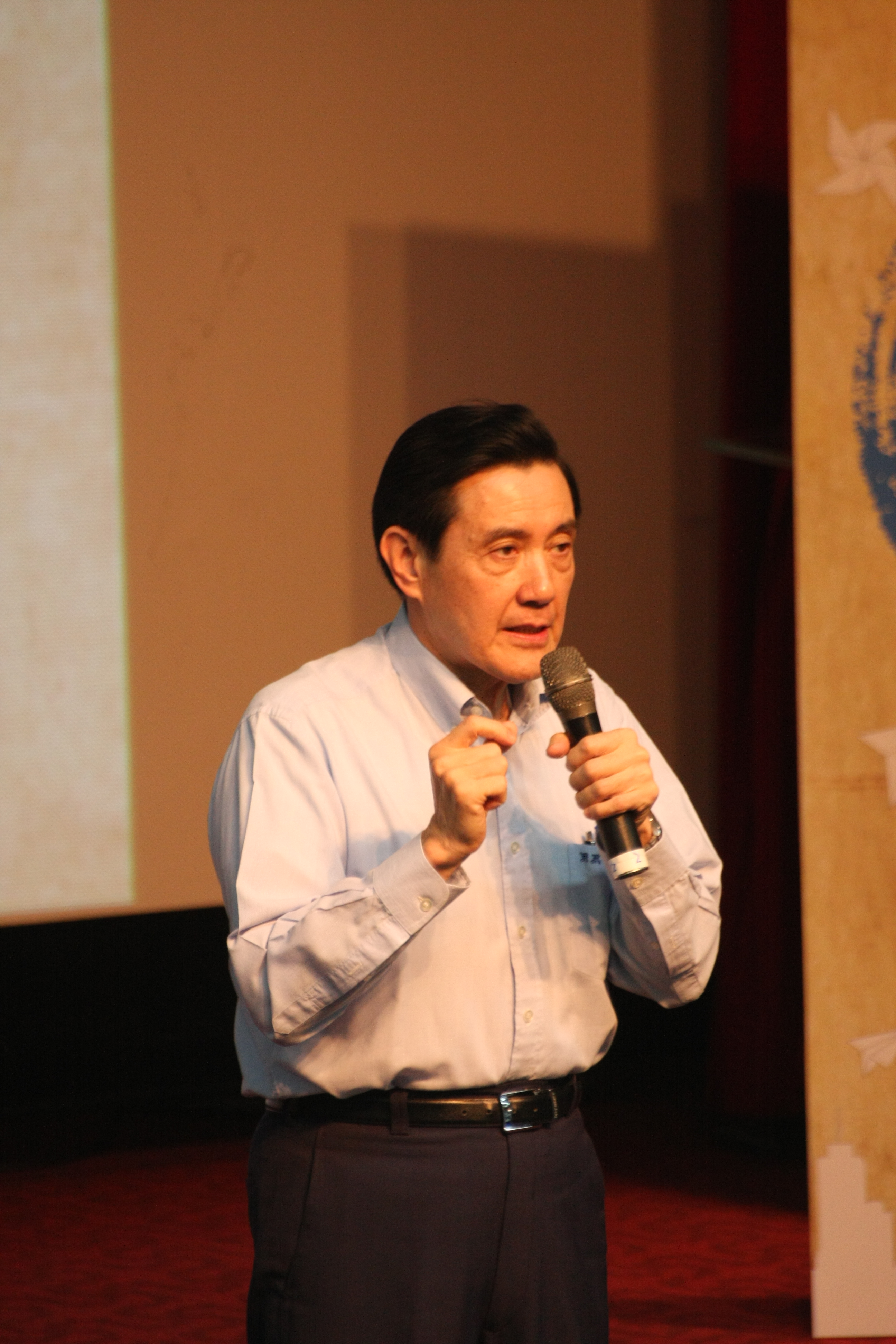 綠卡有無失效？馬總統賭上政治生命。何豪毅攝