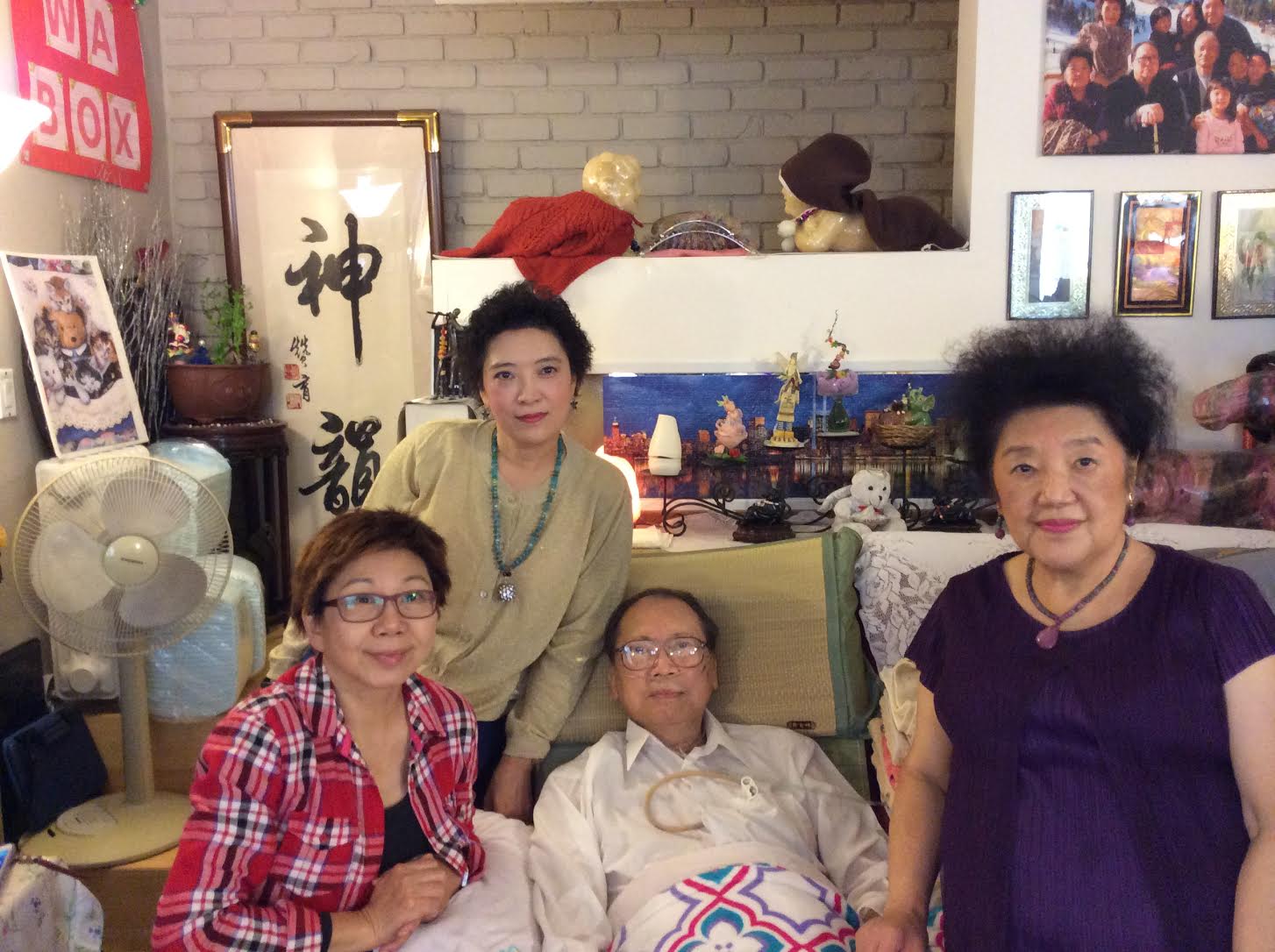 蕭泰然是台灣國寶作曲家、鋼琴家。左起蕭泰然文教基金會董事長陳秀麗、蕭泰然女兒蕭雅心、蕭泰然、蕭泰然夫人蕭高仁慈。 (民報檔案資料/ 陳秀麗提供)