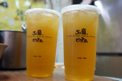 台南市政府衛生局23日接獲台中市衛生局通知，50嵐四季春茶葉疑似農藥芬普尼超標。(中央社資料照片)