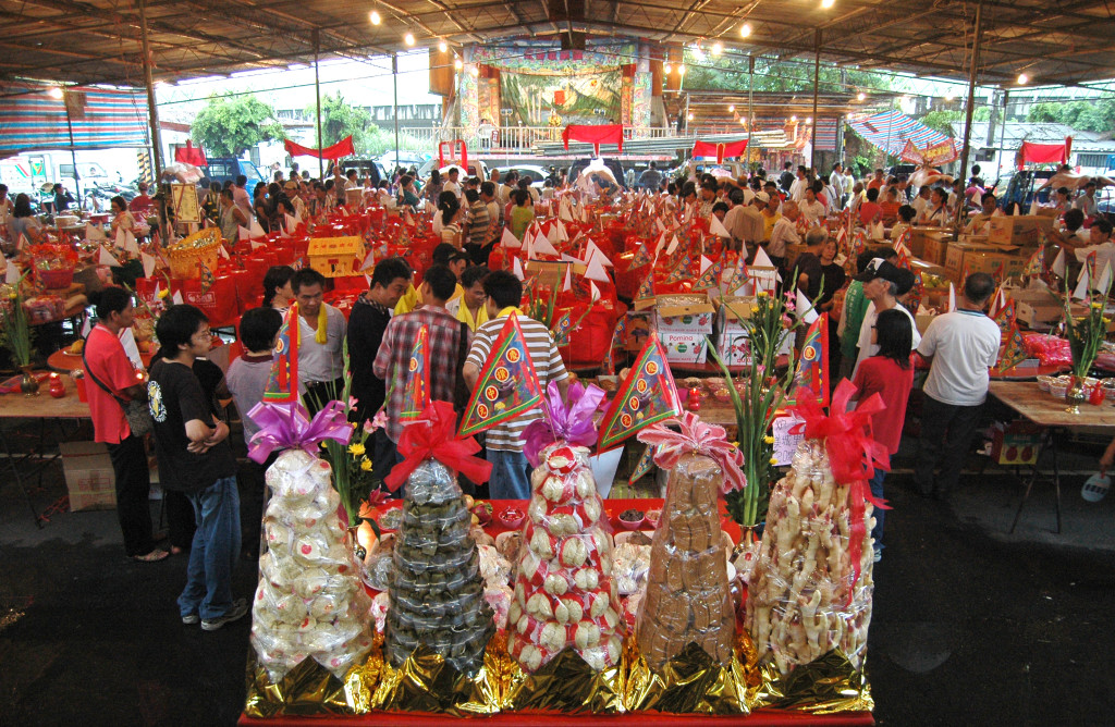 中元節就是累世進化而來。最初，這個日子（夏末秋初）是農民感謝大地、祭祖，祈求五穀豐收的節日。圖／蔡承恩攝