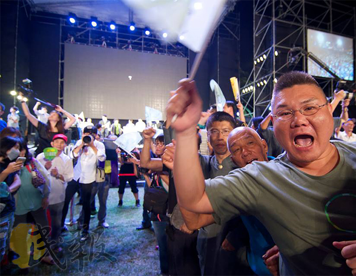 台灣每次總統大選，都是精神健康指數得分最低的年度，其主要原因是候選人過於情緒性地激發候選人之間的對立形勢，刻意製造激情的氣氛。提高競爭的動能，卻形塑社會不安的態勢。（本報資料照，民報合成）