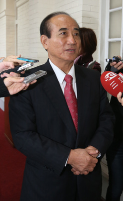 九合一選舉國民黨大敗，台聯立委葉津鈴今天呼籲由立法院長王金平(圖)，著急修憲委員會，邀集各界參與，提出憲法些正案，在第九屆立委選舉時，一併交付公民複決。﹝中央社資料相片﹞