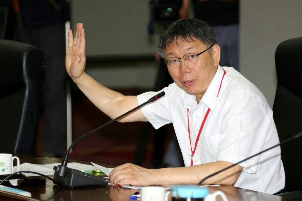 台北市長柯文哲今天表示，遠雄大巨蛋改善方案，竟然只用「一張紙回覆」，毫無誠意，怒評「不負責任」、「態度傲慢」，令他忍無可忍，這一、兩天將考慮「斷然處置」，要求停工。（圖北市府提供20150520）
