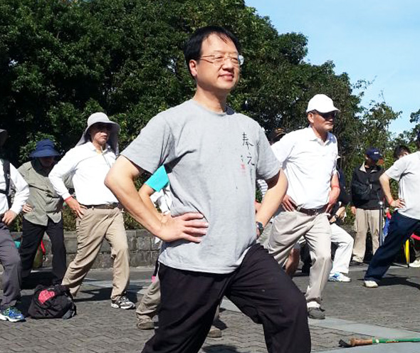 行政院長江宜樺原擬率領內閣閣員登玉山，但卻待輿論狠批時才臨時喊卡。（網路資料翻攝）