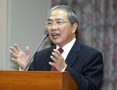 立委陳亭妃質疑一方面要運轉，一方面又要封存，封存期間又編列27.29億停工補償費用，實在是矛盾的封存計畫，根本是假封存。原能會主委蔡春鴻表示，封存期間必要的測試與維修是需要的。﹝中央社資料相片﹞