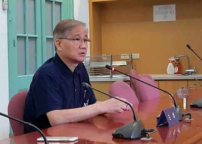 台大校長楊泮池今天再度為涉及郭明良論文造假案致歉，台大也將在13日將初步調查結果送教評會。(圖/中央社資料照)