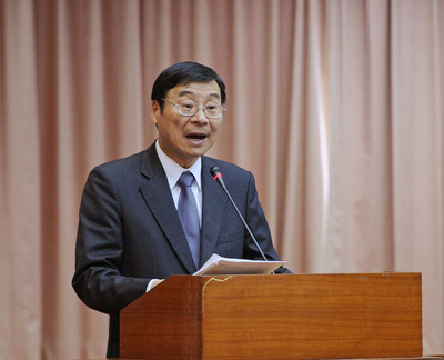 金管會主委曾銘宗25日於立院答詢時直言,房市趨勢已經向下,銀行必須有風險意識,將要求獲利好時增提呆帳準備。(中央社)