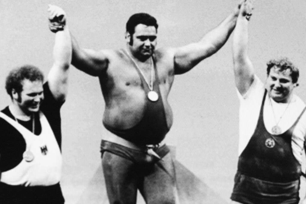 1970年代俄羅斯的超級舉重選手阿列克謝耶夫（Vasily Alekseyev），是全球第1位，完成500磅挺舉的舉重選手。圖片/網路翻攝