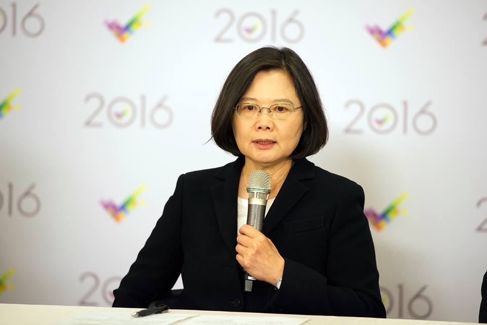 總統大選電視辯論1日登場,民進黨蔡英文強調,所有募款都公開透明,但國民黨朱立倫還沒公開細目,前一陣子說只花了五百萬,相信很多人都不會相信。(黃謙賢攝20160102)