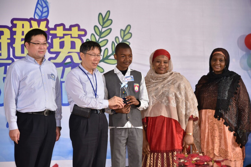 今天是冬至，台北市長柯文哲22日表示，陳珮琪醫師是否有準備湯圓，他要回家才知道有沒有煮。（圖北市府提供）