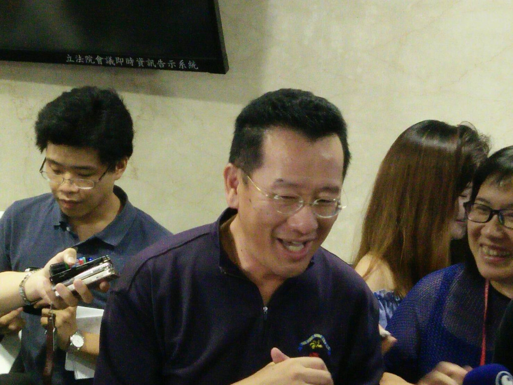 內定不當黨產處理委員會主委、民進黨不分區立委顧立雄今天表示，特偵組若廢除，可能由高檢署或台北地檢署接手查辦重大貪瀆案件，這也是總統蔡英文所關切的配套措施。圖／唐詩