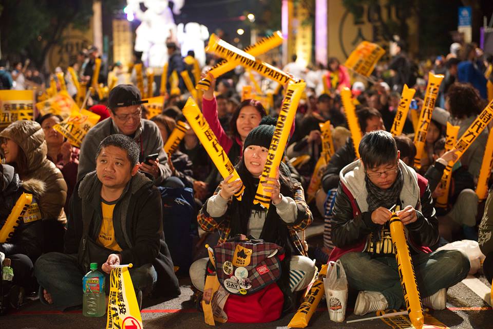 時代力量前有小黨搶票,後有大黨堅壁清野,選情會否因此生變,值得仔細觀察。 (黃謙賢攝20160109)