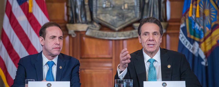 武漢肺炎確診病例快速上升，紐約州長古莫（Andrew Cuomo）（右）今（8）日宣布進入緊急狀態。圖／取自Andrew Cuomo twitter