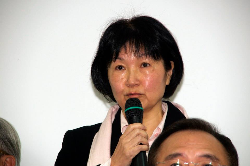 總統府發言人陳以信痛斥，大巨蛋合約無合法性問題，北市廉委會憑什麼移送馬英九？法務局長楊芳玲回批陳以信的說法是「金蟬脫殼」之計，「合約無不法，不等於沒圖利」。（資料照，黃謙賢攝）