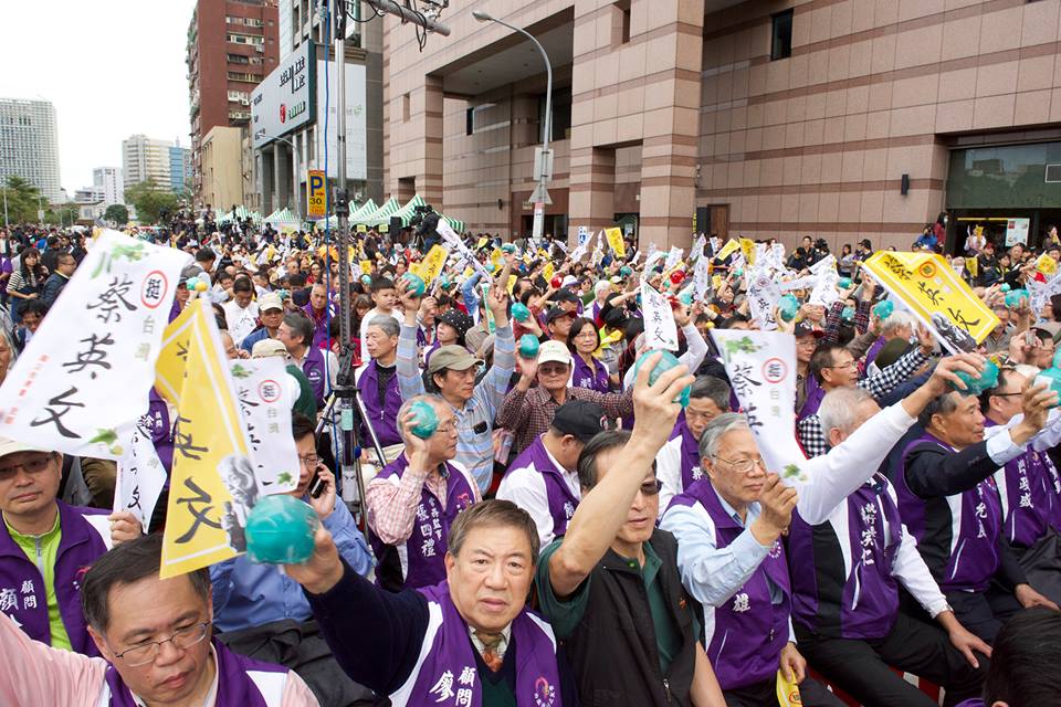 台灣從1987年解除戒嚴，短短不到30年時間，就獲致傲人的民主成就(黃謙賢攝20151220)