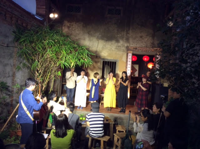 《客家女聲》在〈源古本舖〉以詩歌吟唱出潦亮客家的韻聲。圖／本文作者陳來紅提供