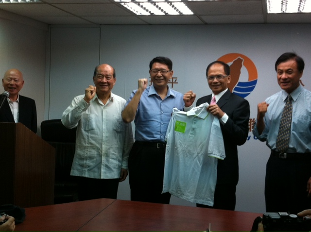 游錫堃拜會台聯  尋求在野大聯盟。（朱蒲青攝）