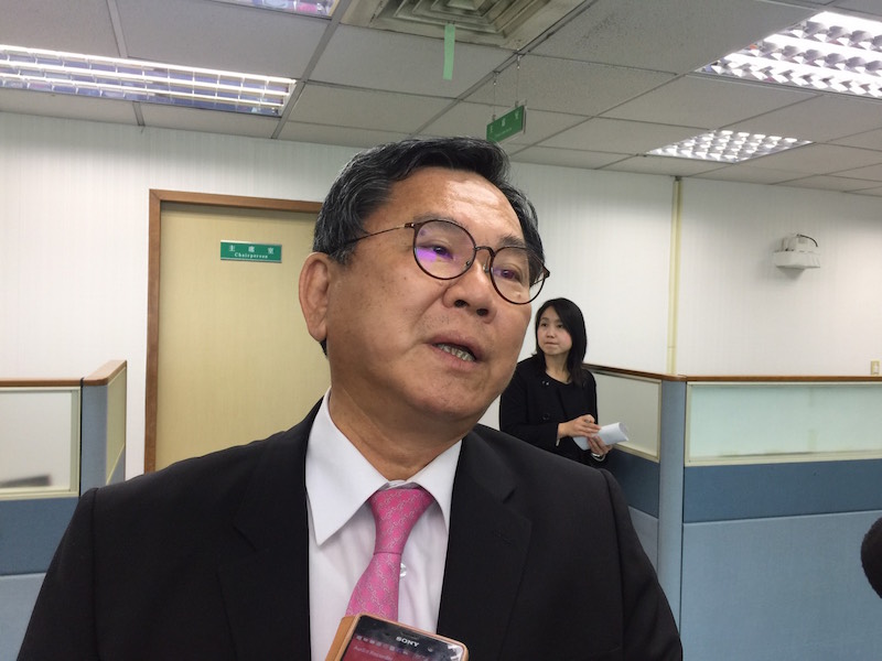 民進黨選對會召集人陳明文今天說明2018縣市長提名遊戲規則，規則中訂出現任縣市長並無連任者優勢。圖／朱蒲青攝