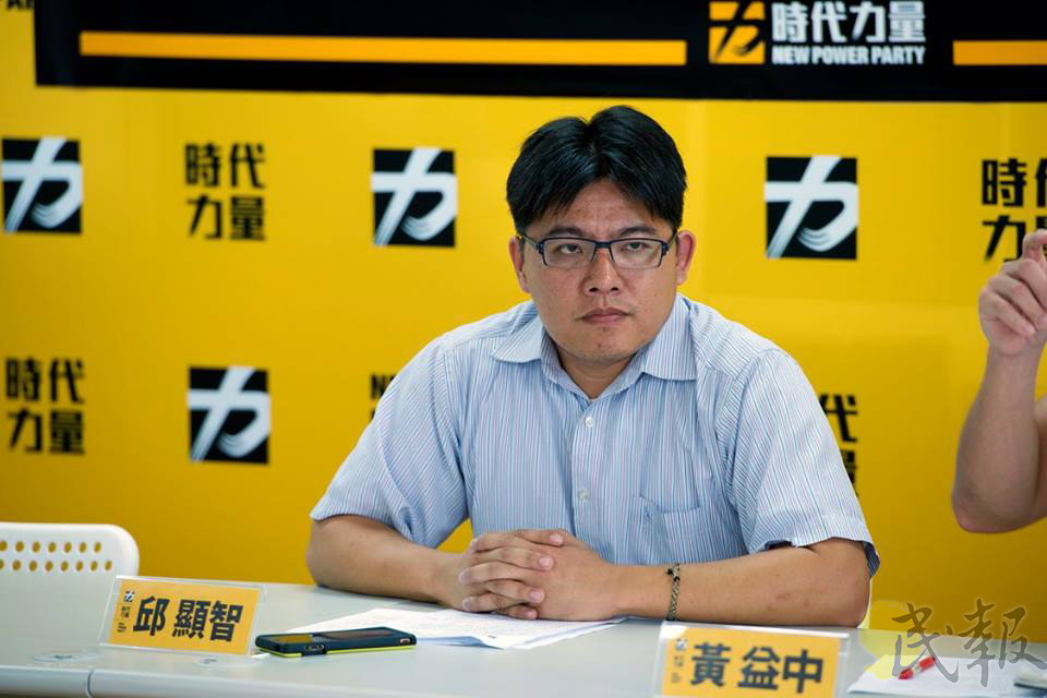 邱顯智痛斥王如玄，當初提告關廠工人的做法，「根本是要置勞工於死地，怎麼會是想要讓勞工贏？」（民報資料照片，黃謙賢攝）20151119