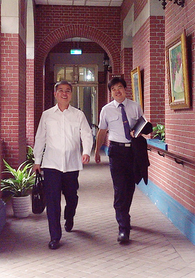 太陽花學運時，警方驅離闖入行政院學生，遭質疑違反比例原則。監委錢林慧君4日約詢中正第一警分局長方仰寧（左）等官員，釐清案情。(中央社)
