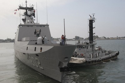 南海仲裁案將我太平島降格為岩礁,國防部表示將堅定捍衛領土主權,原訂後天出發至南海的海軍康定級艦,提前至明(13)日出發。(資料照片,中央社) 20160712