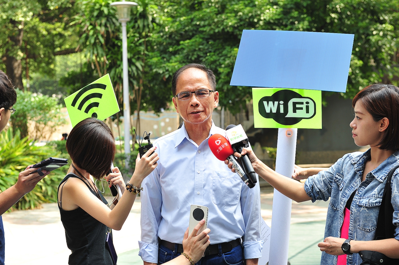 聲援香港佔中， 游錫堃：「他們正在創造歷史」。（朱蒲青攝）
