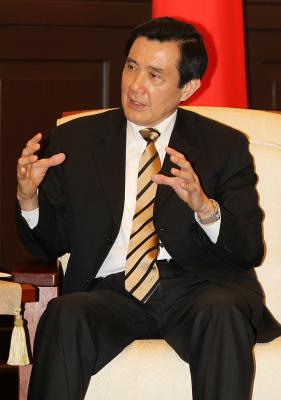 總統馬英九接受《華爾街日報》專訪，不認為去年九合一國民黨敗選是因為他的兩岸政策。(中央社資料照片)20150511