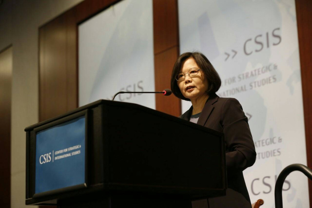 蔡英文今（3）天下午（美國時間）在美國華府智庫、戰略與國際研究中心（CSIS）發表演說。（民進黨提供）
