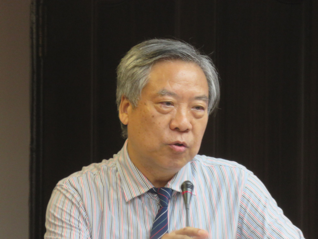 針對紅十字會專法廢除與否，政大外交系兼任教授趙國材表示反對廢除。他強調，紅十字會清朝光緒年就存在，比中華民國還早；他也指稱中共核子潛艇、戰機近來頻入我領海、領空，更顯紅十字會重要。（記者唐詩攝影）20160602