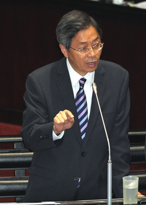 黃安返台就醫,行政院長張善政表示,站在行政院角度,黃安是合法的,「但我個人心裡不太高興」。(中央社檔案照片)