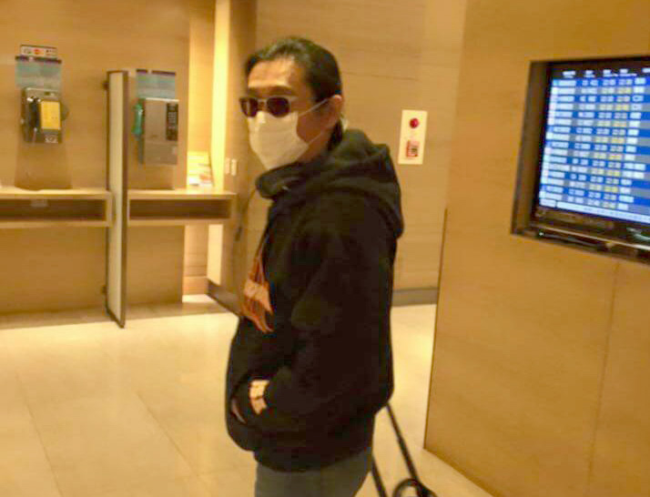 去年過年黃安返台，被網友直擊黃安出現在桃園機場貴賓室。圖／資料照片，翻攝自爆料公社