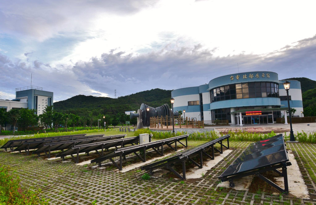 政院拍板「電業法修正案」，2025核電走入歷史，此外民間發電售電也將開放。圖為核二廠，郭文宏攝