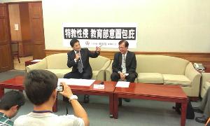 特教性侵案國賠百萬求償期僅剩3天,賴振昌痛批教育部包庇失職教職員,要求在限期內提出法律追訴。(圖由賴振昌國會辦公室提供)