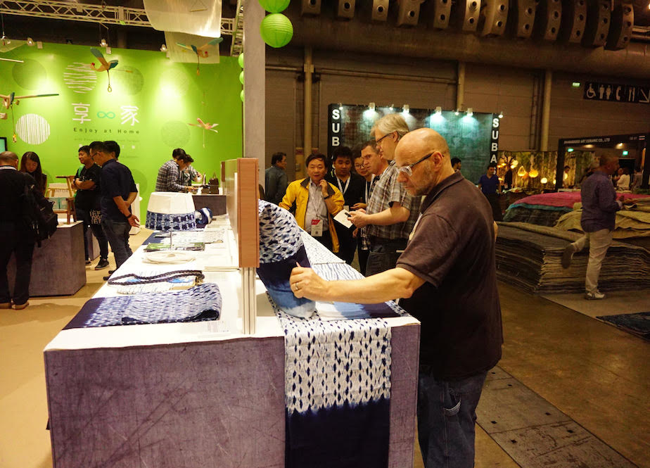 台中「太平藍」獲新加坡國際家具展評審團大獎。圖／水源地文教基金會提供