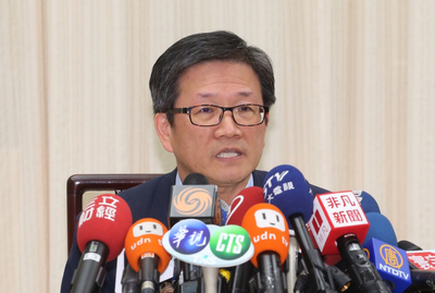 頂新集團味全旗下頂率開發的70億元聯貸今日到期，原外傳銀行團私下已決定給予展延，但在各界壓力下，下午決議不給展延，必須於31日還款，而被批先硬後軟的財政部則由次長吳當傑（如圖）出面說明，強調會繼續落實赤道原則。（中央社資料照）