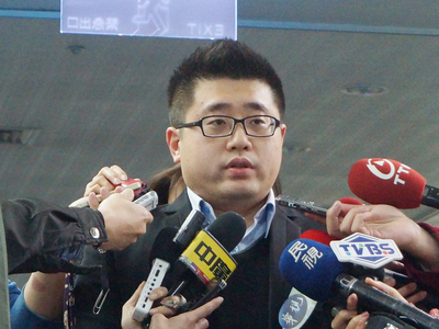 郝龍斌質疑媒體「數字看柯P施政」，並提出三個憂心，呼籲柯文哲停止政治操作，北市府發言人林鶴明今天回應，市府並沒有特別從數字去解讀政績，有些市政規劃也非數據可以呈現。(中央社資料照20150625)