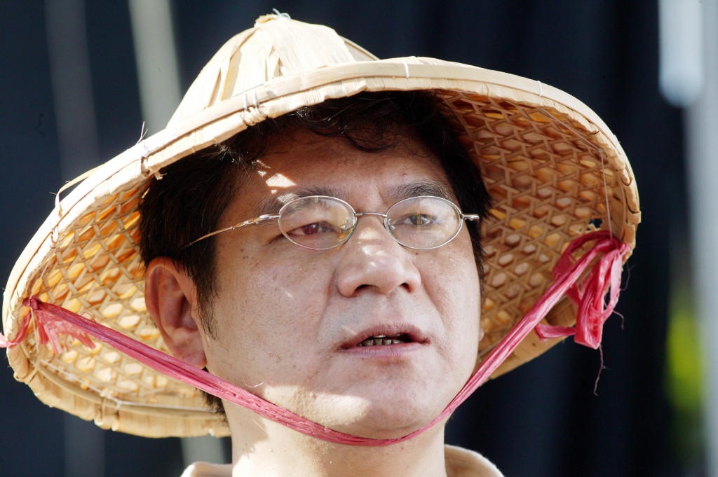 紙風車基金會執行長李永豐在臉書上發文同學差點受騙的經過。記者蔡育豪攝影