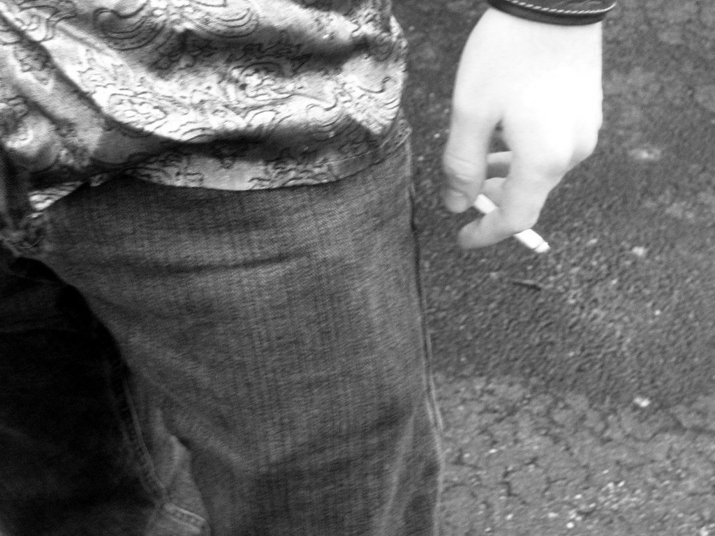 國民健康署今（19）公布一項調查發現，國、高中吸菸學生有5成是自行買菸。(圖片取材自 flickr @Ben Stephenson / CC by 2.0)