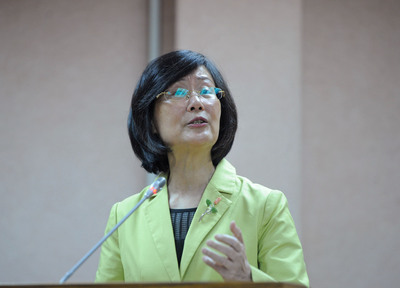 前幾天中國到肯亞強擄疑似電信詐騙集團的台灣人到北京,在台灣引起軒然大波。(圖:中央社)